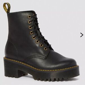 Dr. Martens Shriver Hi Leather Lace-Up Platform Women's 9 Combat Boot